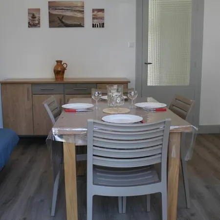 - Rez-de-chaussee Droit - 90m De La * ロンス・レ・バン