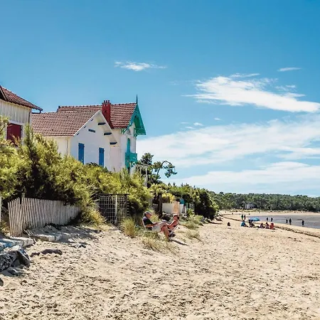 - Rez-de-chaussee Droit - 90m De La アパート