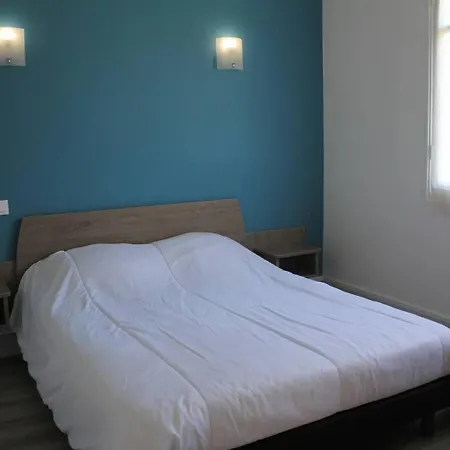 - Rez-de-chaussee Droit - 90m De La