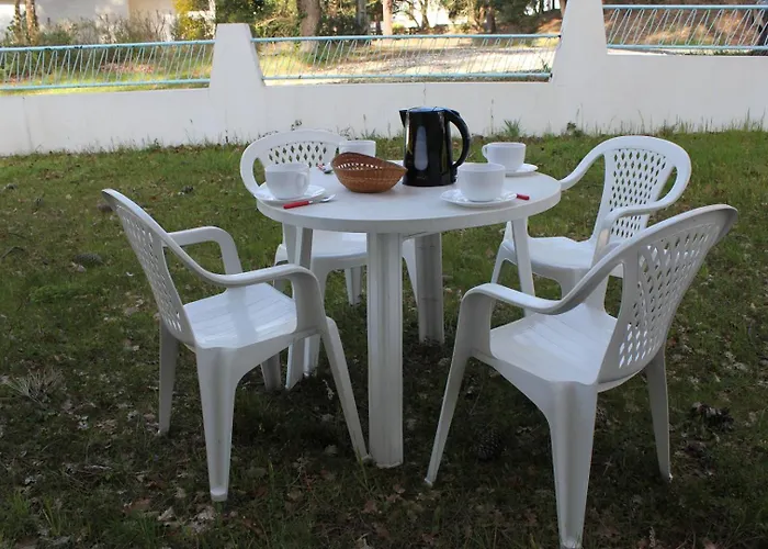 Διαμέρισμα - Rez-de-chaussee Droit - 90m De La Ronce-les-Bains