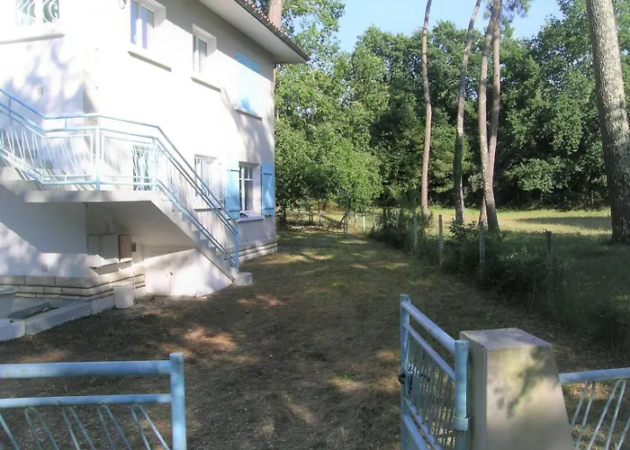 - Rez-de-chaussee Droit - 90m De La Ronce-les-Bains