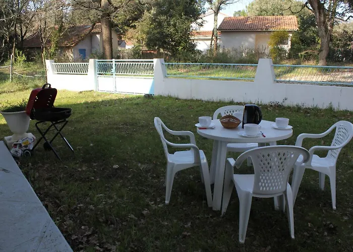 Διαμέρισμα - Rez-de-chaussee Droit - 90m De La Ronce-les-Bains