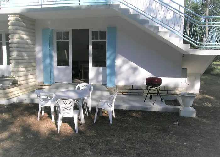 Διαμέρισμα - Rez-de-chaussee Droit - 90m De La *